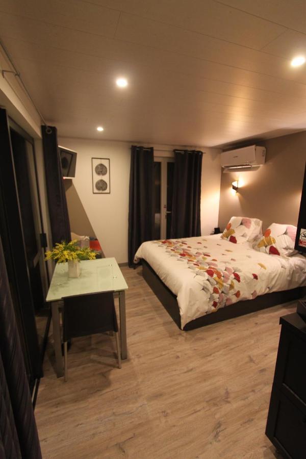 La Chambre Des Onglous Marseillan  Bagian luar foto