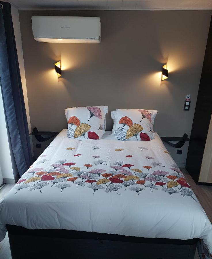 La Chambre Des Onglous Marseillan  Bagian luar foto